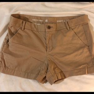 Gap khaki shorts
